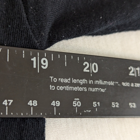 Who The F**k is Banksy? Graffiti artist political activist painter Tee Medium - Picture 3 of 5